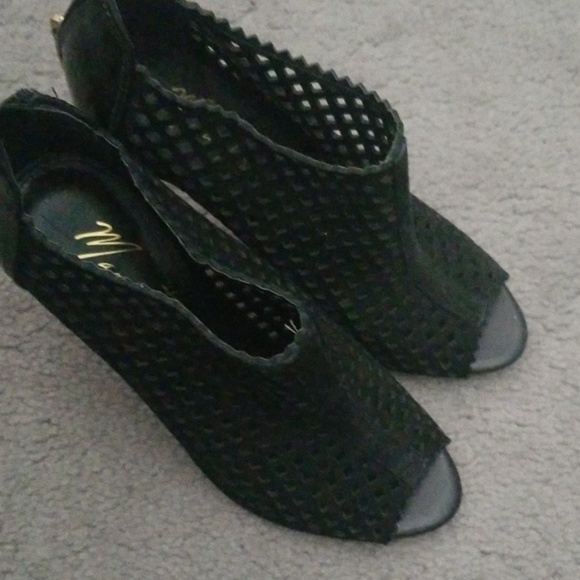 Shoe/Boot - Picture 2 of 4